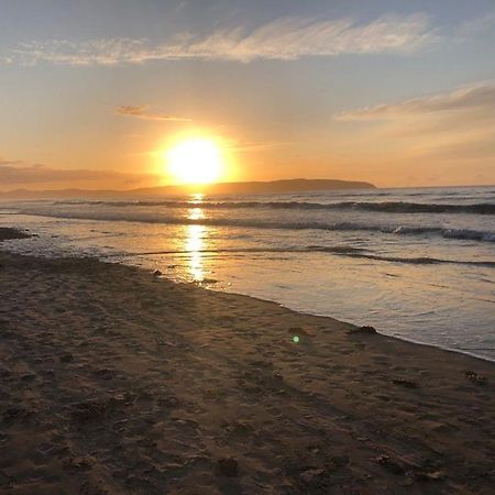 Sea House, Castlerock - Hosts 6, 3 Bedroom House 외부 사진