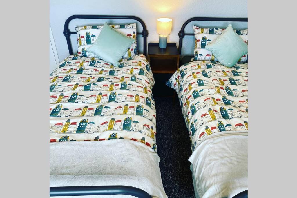 Sea House, Castlerock - Hosts 6, 3 Bedroom House 외부 사진