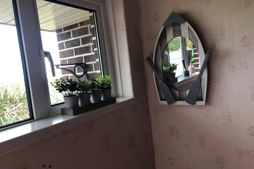 Sea House, Castlerock - Hosts 6, 3 Bedroom House 외부 사진