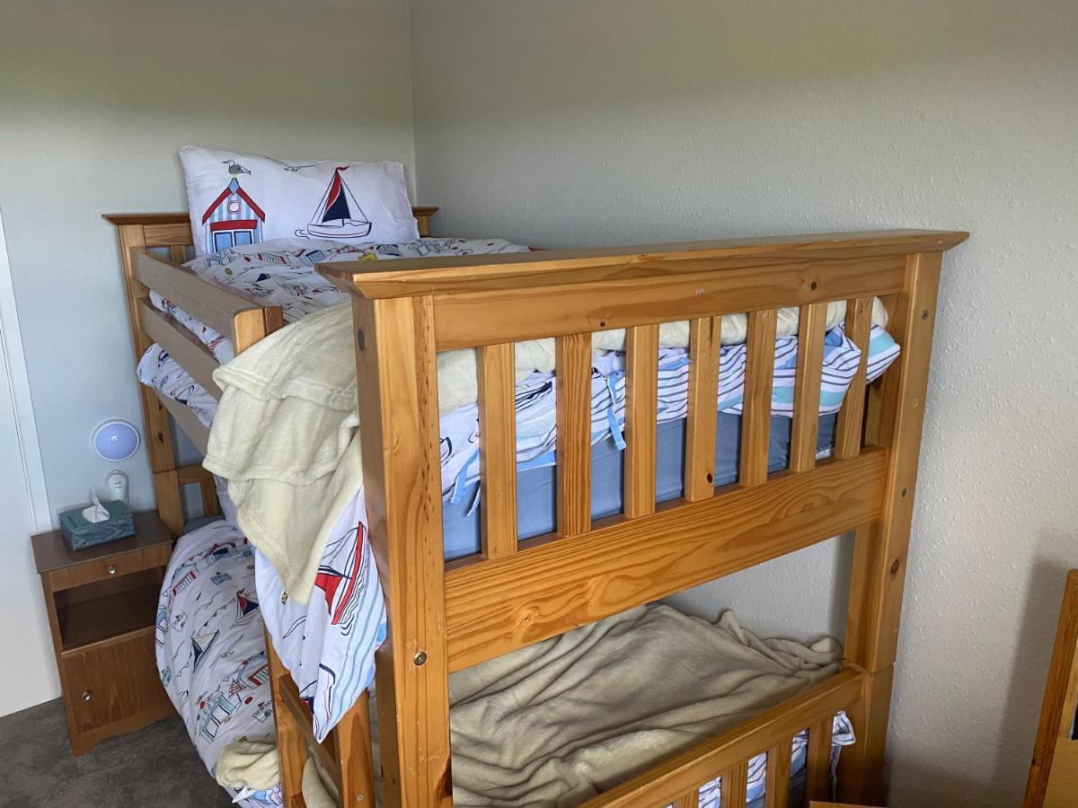 Sea House, Castlerock - Hosts 6, 3 Bedroom House 외부 사진
