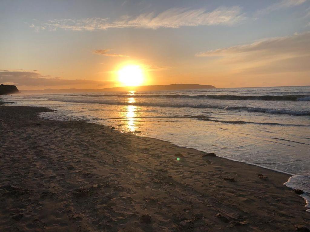 Sea House, Castlerock - Hosts 6, 3 Bedroom House 외부 사진