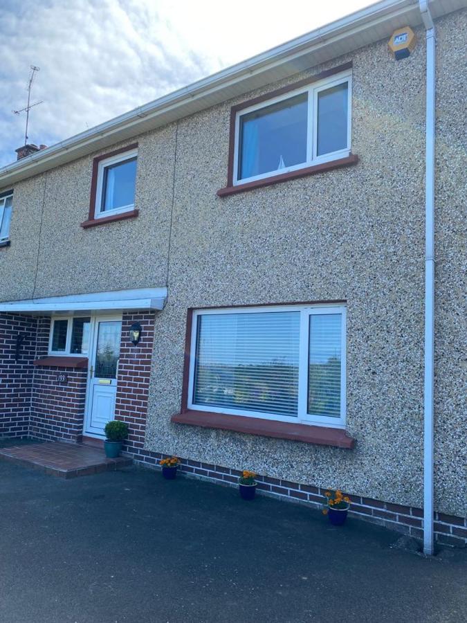 Sea House, Castlerock - Hosts 6, 3 Bedroom House 외부 사진